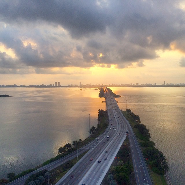 Julia Tuttle Causeway leading to Miami Beach (A. Stawasz)